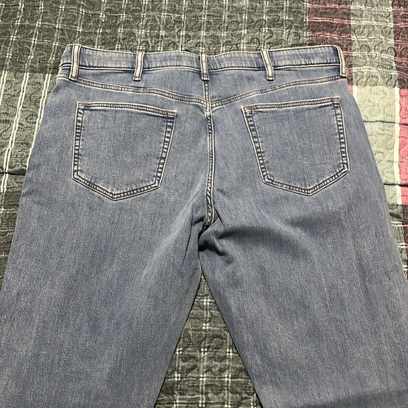 Uniqlo EZY Jeans - Picture 4 of 8